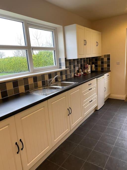 Breathnach Cottage Annex Knockleagha Ballina F26 D7E2 Buitenkant foto